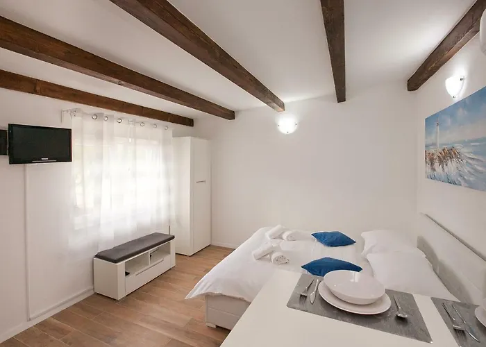 Tara Apartment *
